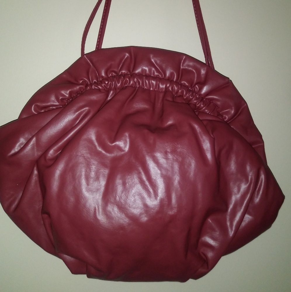 Exotic Dark red shoulder bag with coochy cream